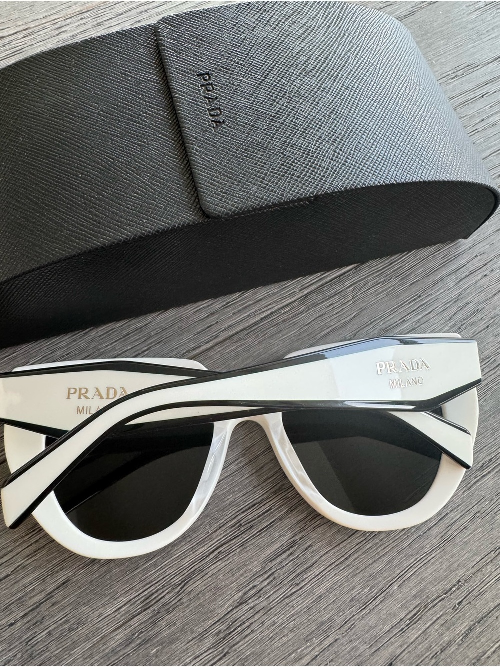 Prada PR 14WS sunglasses - Picture 6 of 7